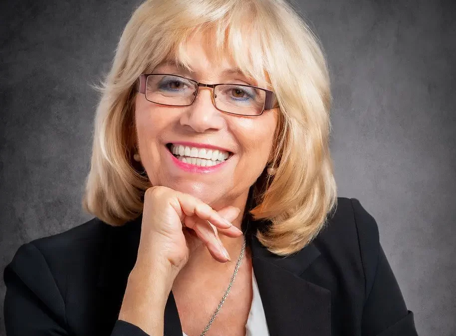 SUSANA G. BAUMANN